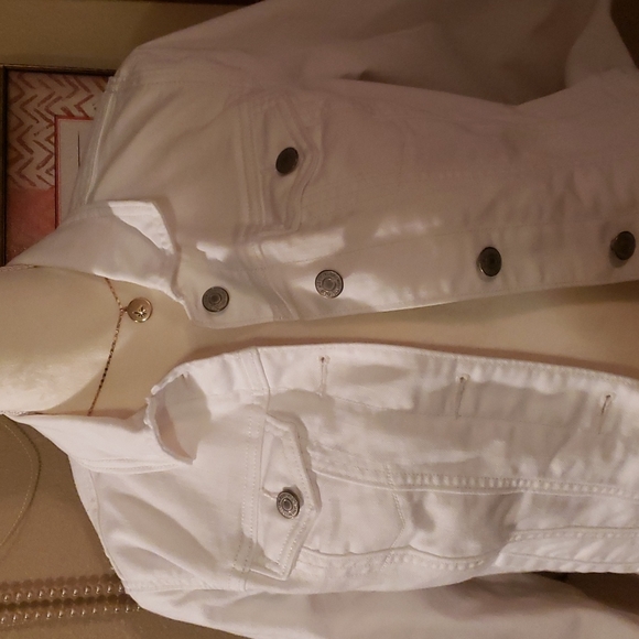 Old Navy White Jean Jacket Size Small - Picture 2 of 5